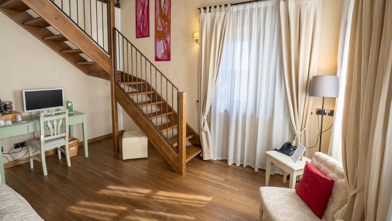 Relais Bella Rosina Pool & Spa La Cassa المظهر الخارجي الصورة