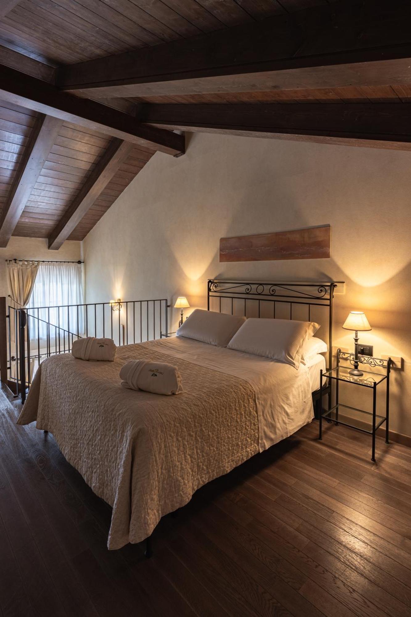 Relais Bella Rosina Pool & Spa La Cassa المظهر الخارجي الصورة
