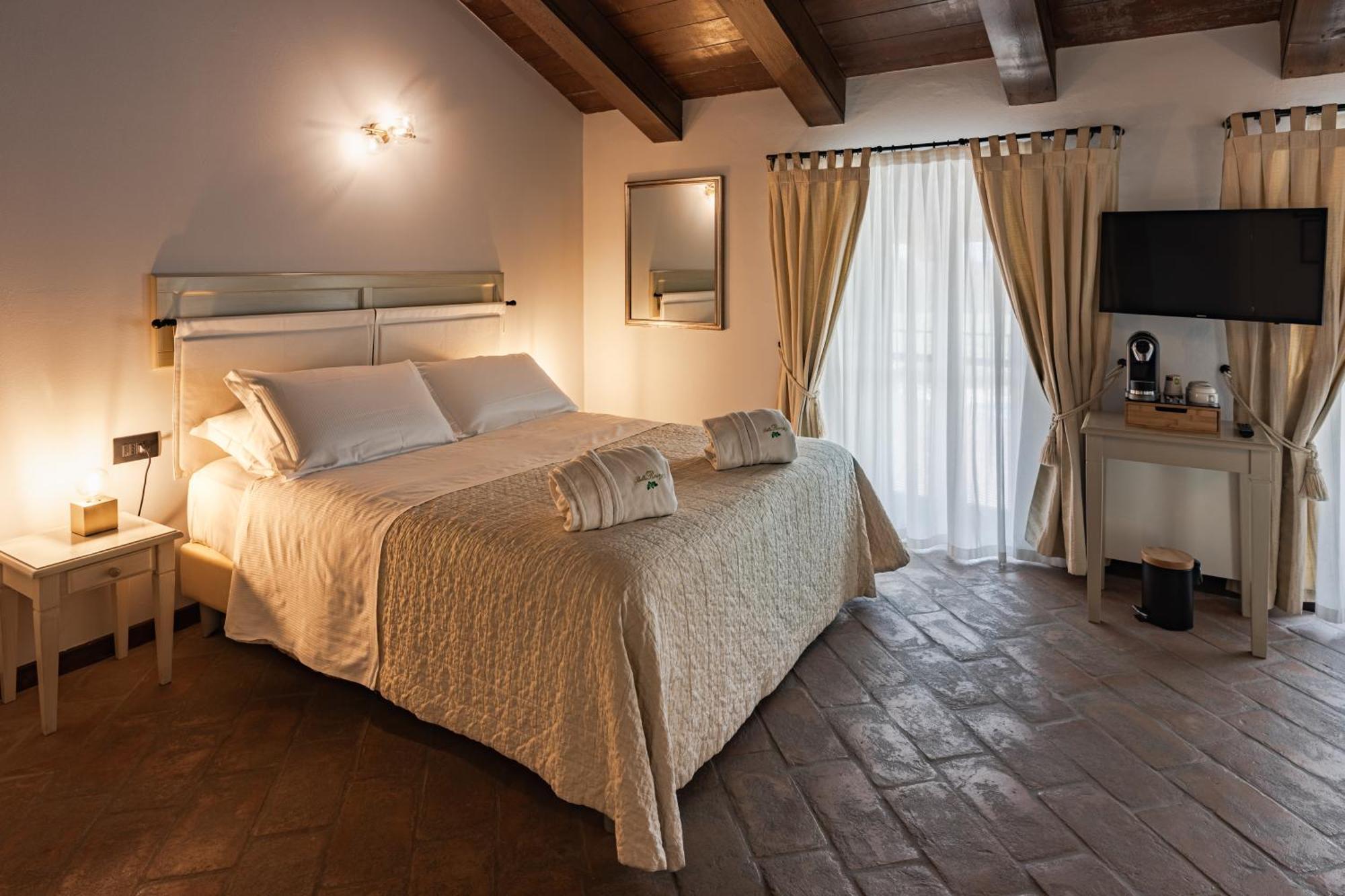 Relais Bella Rosina Pool & Spa La Cassa المظهر الخارجي الصورة