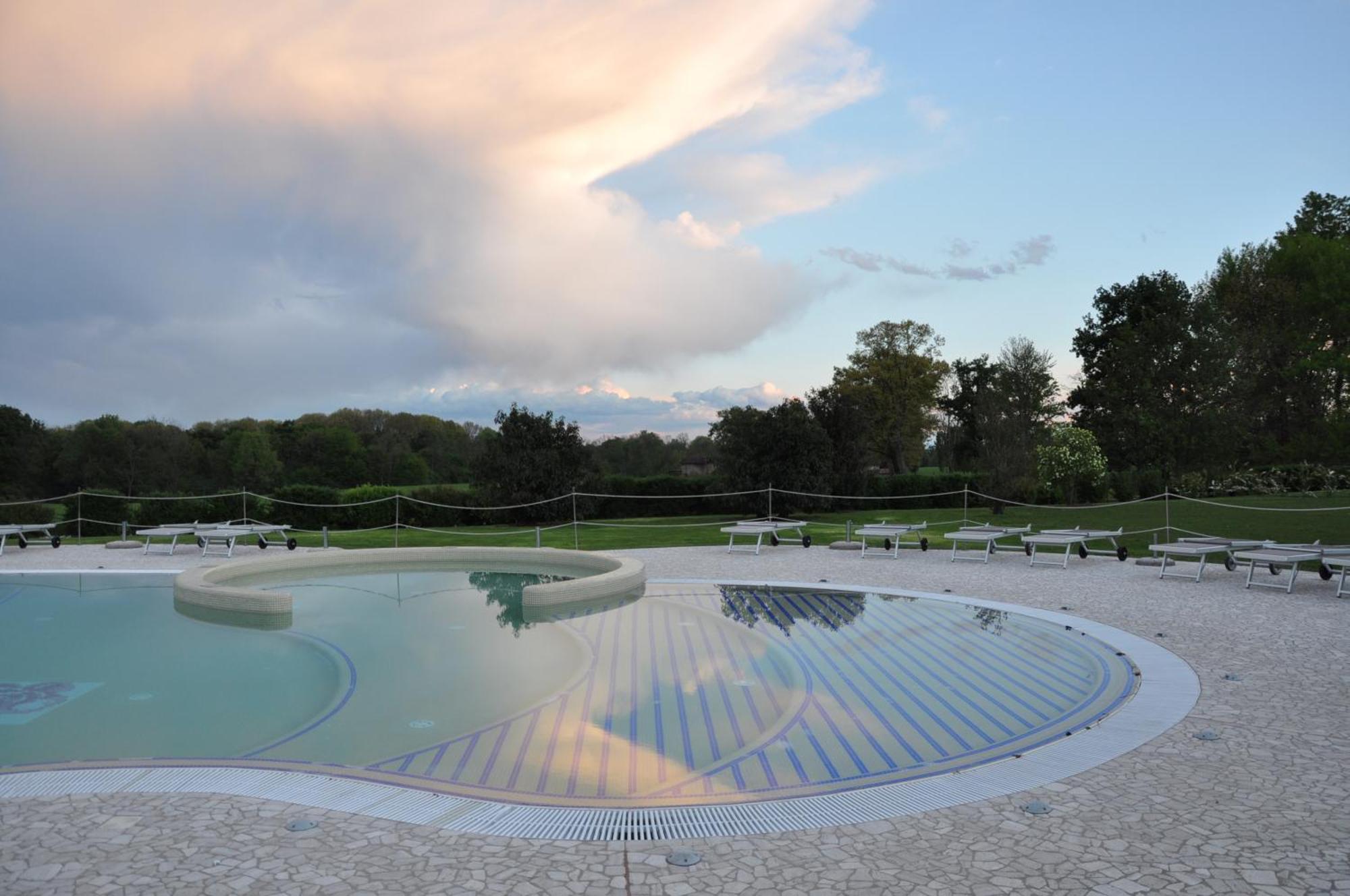 Relais Bella Rosina Pool & Spa La Cassa المظهر الخارجي الصورة